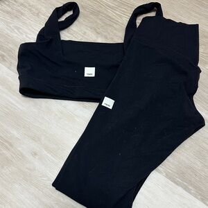 Vuori Set with Top and Leggings - XXS Short